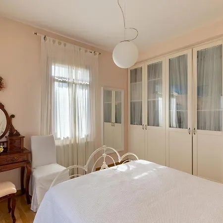 Marianthi Syros, 4-bedroom With Garden, 2km Form The Sea * Parakopí