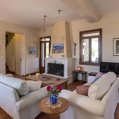 Marianthi Syros, 4-bedroom With Garden, 2km Form The Sea 빌라 Parakopí