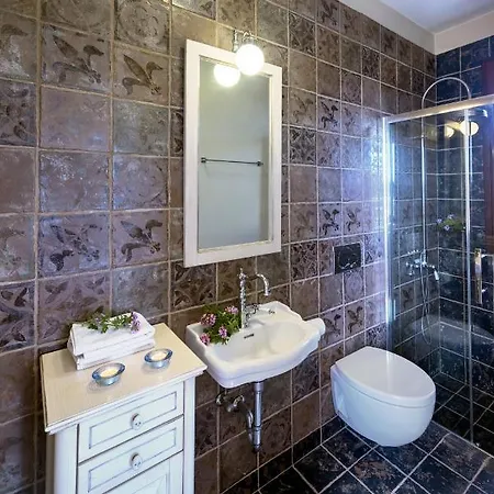 Marianthi Syros, 4-bedroom With Garden, 2km Form The Sea 빌라 *