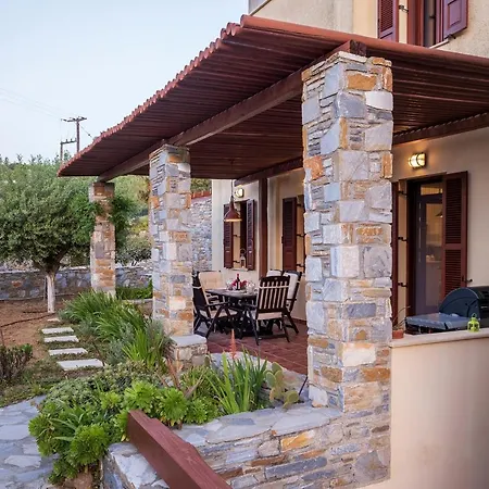 빌라 Marianthi Syros, 4-bedroom With Garden, 2km Form The Sea *